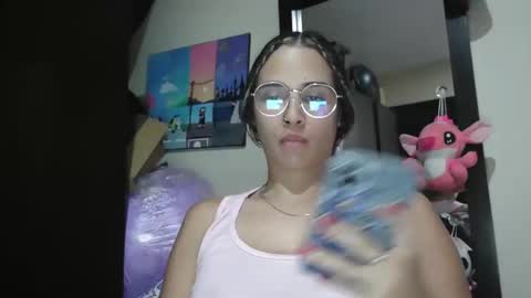Snapshot of triana_bell chatting on 4, 4, 2026 triana_bell online show from 4, 4, 2026