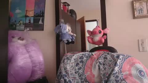Snapshot of triana_bell chatting on 6, 4, 2026 triana_bell online show from 6, 4, 2026
