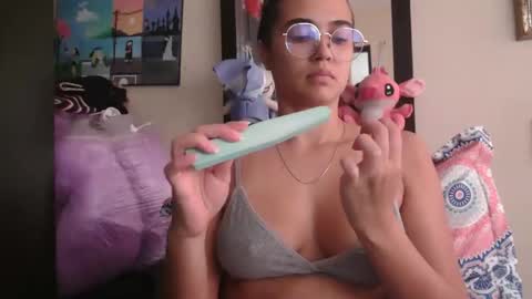 Snapshot of triana_bell chatting on 13, 4, 2026 triana_bell online show from 13, 4, 2026