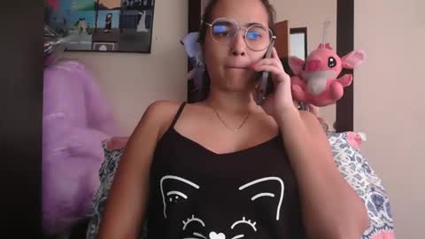 Snapshot of triana_bell chatting on 16, 4, 2026 triana_bell online show from 16, 4, 2026