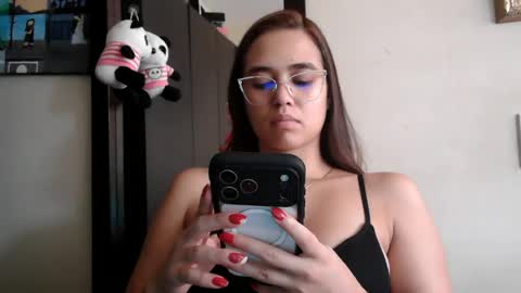 Snapshot of triana_bell chatting on 3, 7, 2026 triana_bell online show from 3, 7, 2026