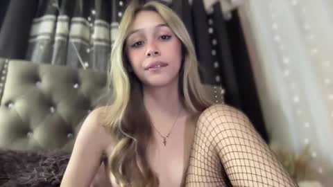 Snapshot of triana_ortega chatting on 5, 1, 2025 Triana online show from 5, 1, 2025