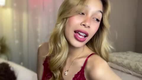 Snapshot of triana_ortega chatting on 5, 3, 2025 Triana online show from 5, 3, 2025