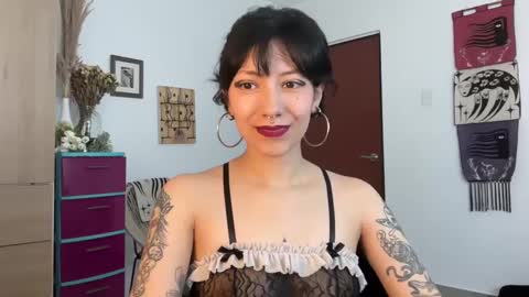 Snapshot of trinitysecrets chatting on 20, 2, 2025 trinitysecrets online show from 20, 2, 2025