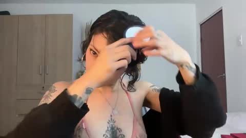 Snapshot of trinitysecrets chatting on 2, 3, 2025 trinitysecrets online show from 2, 3, 2025