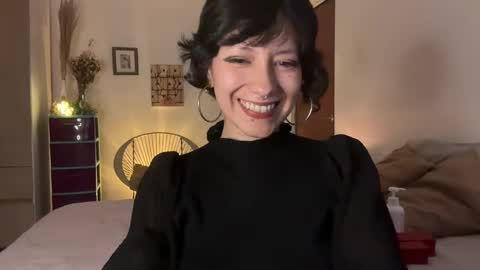 Snapshot of trinitysecrets chatting on 5, 3, 2025 trinitysecrets online show from 5, 3, 2025