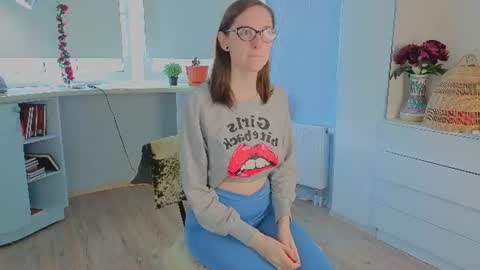 Snapshot of trishdelafontaine chatting on 17, 6, 2026 Viola online show from 17, 6, 2026