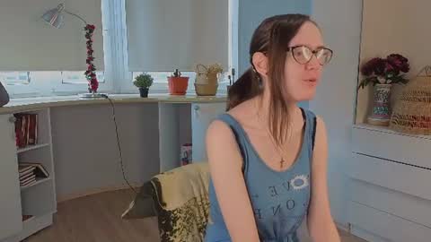 Snapshot of trishdelafontaine chatting on 20, 6, 2026 Viola online show from 20, 6, 2026