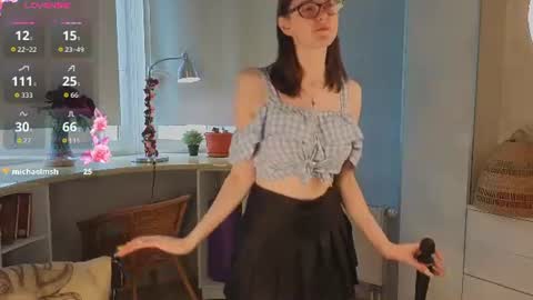 Snapshot of trishdelafontaine chatting on 16, 7, 2026 Viola online show from 16, 7, 2026