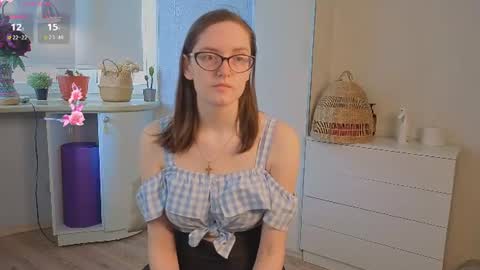 Snapshot of trishdelafontaine chatting on 22, 7, 2026 Viola online show from 22, 7, 2026