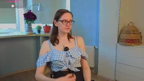 Snapshot of trishdelafontaine chatting on 23, 7, 2026 Viola online show from 23, 7, 2026