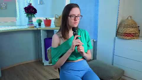 Snapshot of trishdelafontaine chatting on 24, 7, 2026 Viola online show from 24, 7, 2026