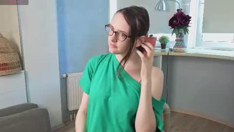 Snapshot of trishdelafontaine chatting on 25, 7, 2026 Viola online show from 25, 7, 2026