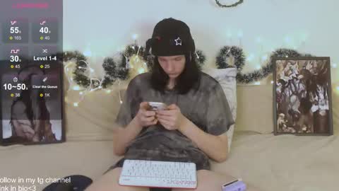 Snapshot of trishxl chatting on 4, 2, 2026 Max online show from 4, 2, 2026