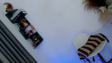 trixie_moore online show from 15, 5, 2026