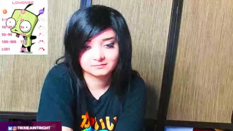 Snapshot of trixiedoescamcam chatting on 2, 10, 2025 trixiedoescamcam online show from 2, 10, 2025