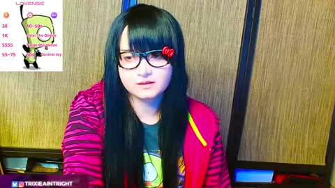 Snapshot of trixiedoescamcam chatting on 21, 10, 2025 trixiedoescamcam online show from 21, 10, 2025