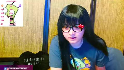 Snapshot of trixiedoescamcam chatting on 17, 11, 2025 trixiedoescamcam online show from 17, 11, 2025