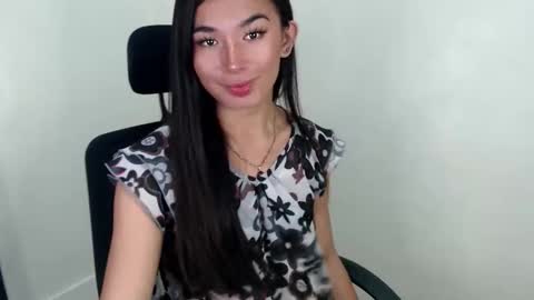 Snapshot of trixieliciouss chatting on 13, 10, 2025 trixieliciouss online show from 13, 10, 2025