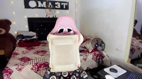 trixxy online show from 25, 3, 2026