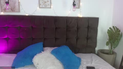 trixy_as online show from 19, 1, 2025