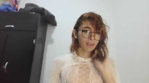 Snapshot of trixy_roses chatting on 20, 12, 2024 Trixy Rose online show from 20, 12, 2024