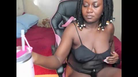 Snapshot of trizzytariaa chatting on 24, 10, 2025 Taria online show from 24, 10, 2025