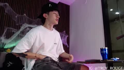 Troy online show from 21, 10, 2025