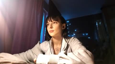 Snapshot of trudymersereau chatting on 23, 12, 2025 Poly online show from 23, 12, 2025