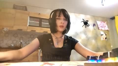 Snapshot of trudymersereau chatting on 8, 1, 2026 Poly online show from 8, 1, 2026