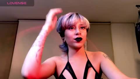 Cait online show from 26, 2, 2025