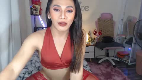 Snapshot of ts_jadexxx chatting on 8, 12, 2024 Jade online show from 8, 12, 2024