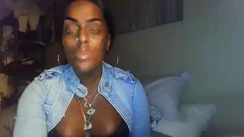 Amber White online show from 15, 11, 2025