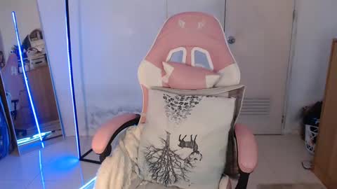 tsgilian_exoticbeauty online show from 5, 3, 2025