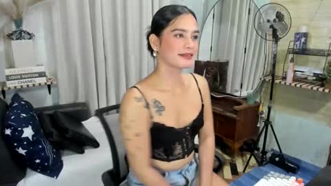tslatinazandra online show from 25, 3, 2026