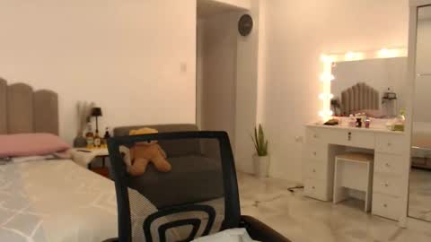  Love Marie  online show from 13, 5, 2026