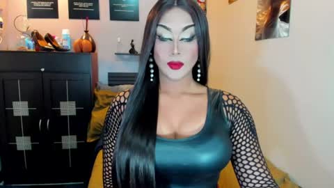 Snapshot of tsmamahmerslove chatting on 1, 7, 2026 Nicoleeee online show from 1, 7, 2026