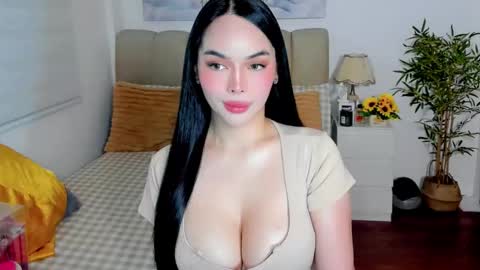 Snapshot of tspearlofasia chatting on 1, 4, 2026 Graciella online show from 1, 4, 2026