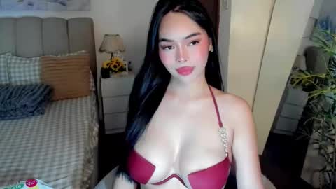 Snapshot of tspearlofasia chatting on 25, 4, 2026 Graciella online show from 25, 4, 2026