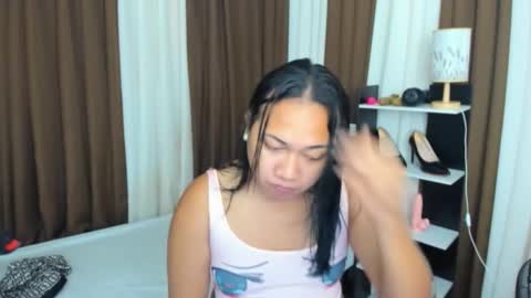 Karen Oquio online show from 16, 9, 2025