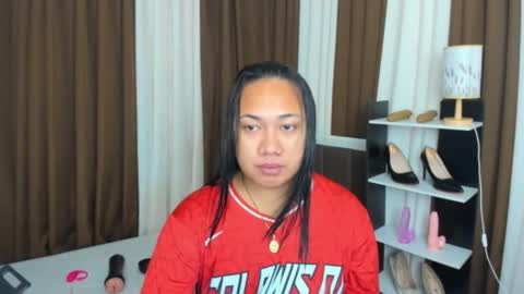 Karen Oquio online show from 18, 9, 2025