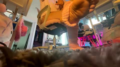 MOCHI NEXT DOOR online show from 5, 2, 2026