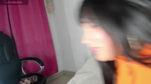 Snapshot of tu_nuttella3 chatting on 20, 10, 2025 Susan online show from 20, 10, 2025