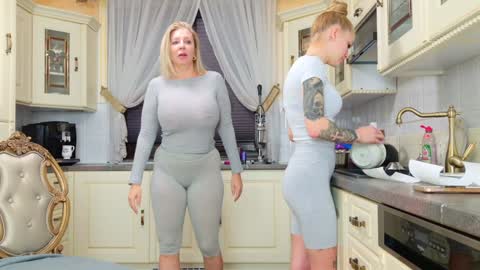 Snapshot of tunderose chatting on 12, 3, 2025 Tunde online show from 12, 3, 2025