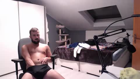 Snapshot of turkishboy_bjk chatting on 13, 10, 2025 turkishboy_bjk online show from 13, 10, 2025