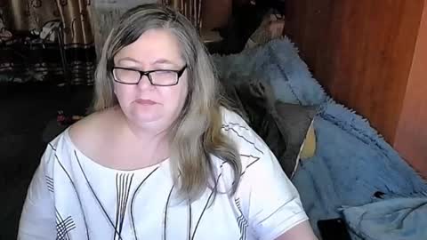 Snapshot of tviks chatting on 15, 1, 2025 Lana online show from 15, 1, 2025