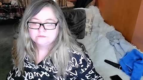 Snapshot of tviks chatting on 10, 2, 2025 Lana online show from 10, 2, 2025