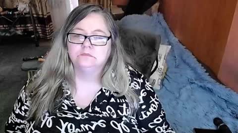 Snapshot of tviks chatting on 11, 2, 2025 Lana online show from 11, 2, 2025