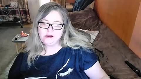 Snapshot of tviks chatting on 15, 2, 2025 Lana online show from 15, 2, 2025