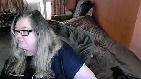 Snapshot of tviks chatting on 23, 2, 2025 Lana online show from 23, 2, 2025
